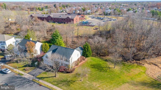 27 DONOVAN RD, Pennington, NJ 08534