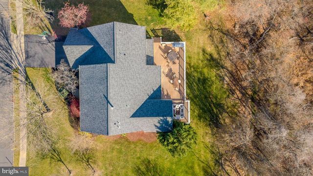 27 DONOVAN RD, Pennington, NJ 08534