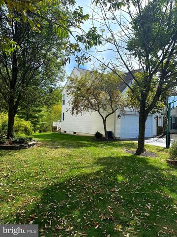 27 DONOVAN RD, Pennington, NJ 08534