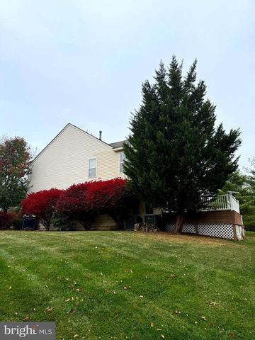 27 DONOVAN RD, Pennington, NJ 08534