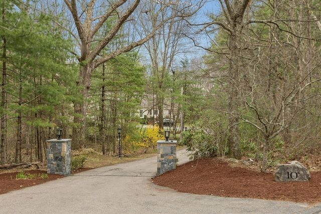 10 Cemetery, Mendon, MA 01756