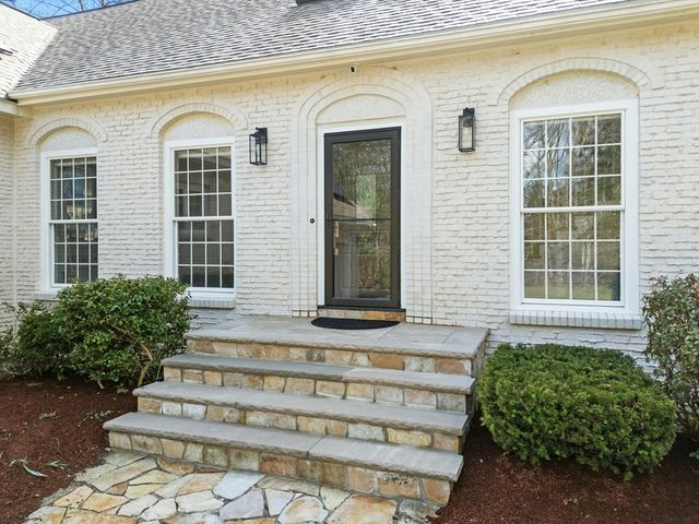 10 Cemetery, Mendon, MA 01756