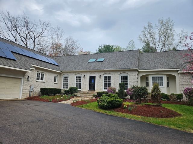 10 Cemetery, Mendon, MA 01756