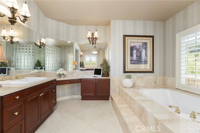 4 Bordeaux, Laguna Hills, CA 92679