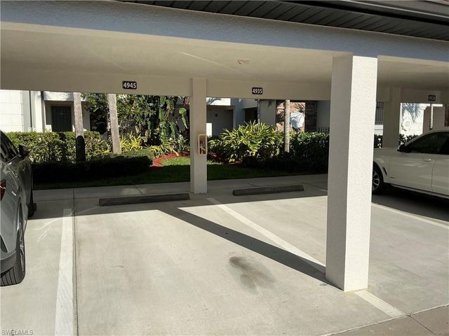 9566 Trevi CT 4945, Naples, FL 34113