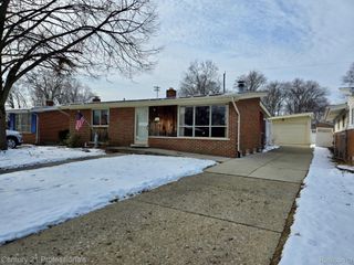 489 Henry Ruff Road, Garden City, MI 48135