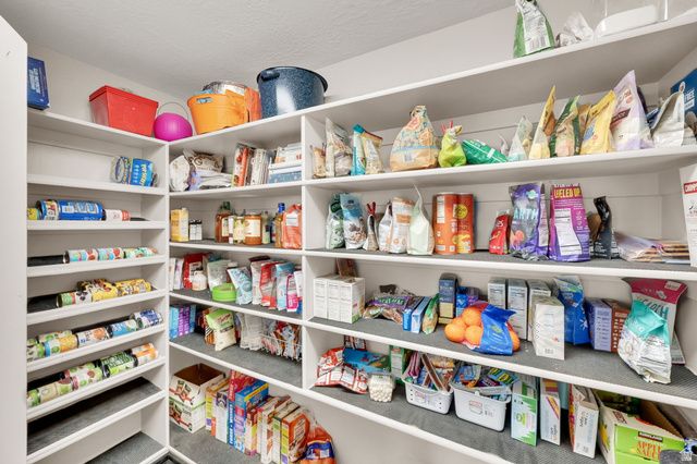 9298 N DEERFIELD CIR, Eagle Mountain, UT 84005