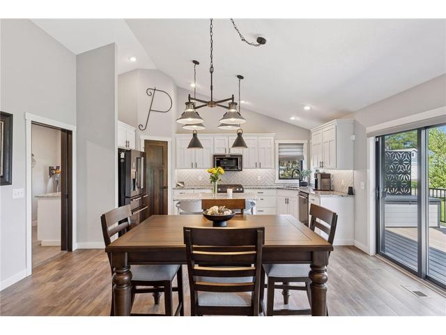 203 Vista Circle, River Falls, WI 54022