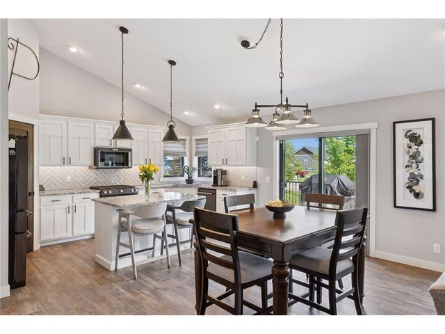 203 Vista Circle, River Falls, WI 54022