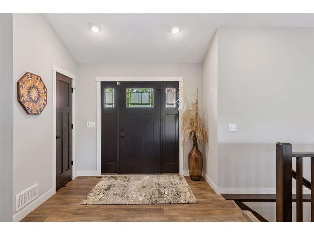 203 Vista Circle, River Falls, WI 54022