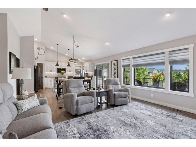 203 Vista Circle, River Falls, WI 54022