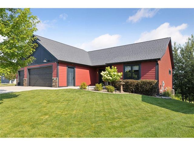 203 Vista Circle, River Falls, WI 54022