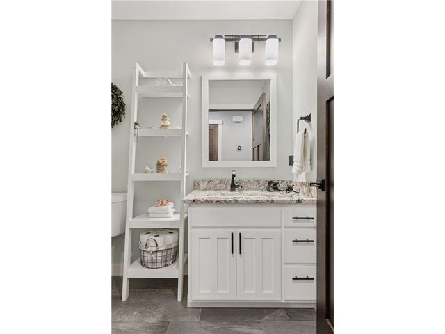 203 Vista Circle, River Falls, WI 54022