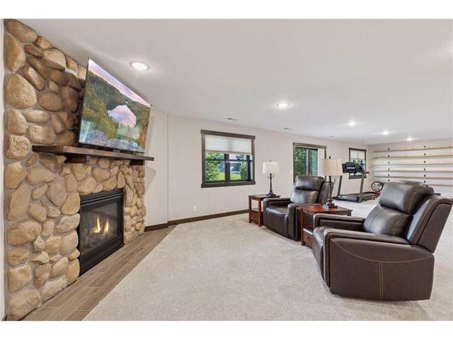 203 Vista Circle, River Falls, WI 54022