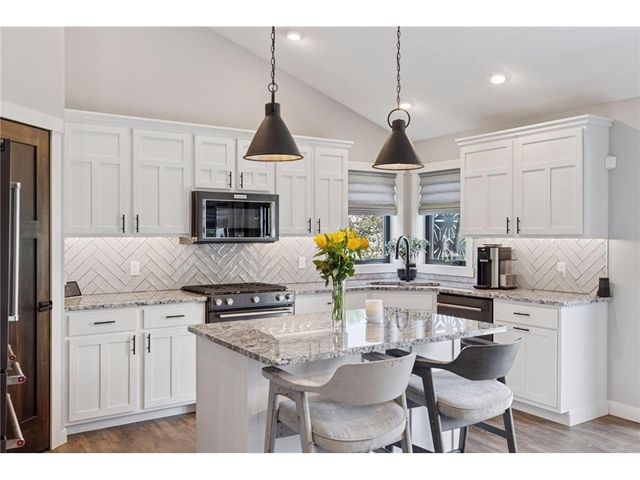 203 Vista Circle, River Falls, WI 54022