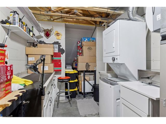 203 Vista Circle, River Falls, WI 54022