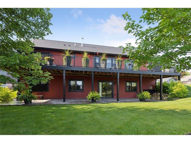 203 Vista Circle, River Falls, WI 54022