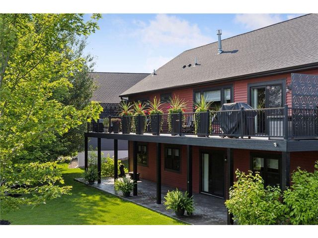 203 Vista Circle, River Falls, WI 54022