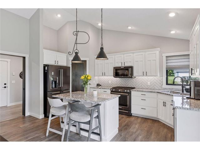 203 Vista Circle, River Falls, WI 54022