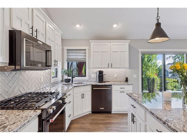 203 Vista Circle, River Falls, WI 54022