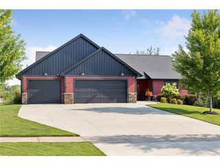 203 Vista Circle, River Falls, WI 54022