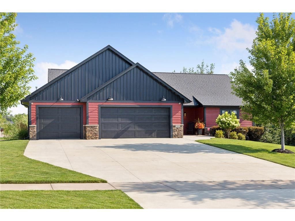 203 Vista Circle, River Falls, WI 54022
