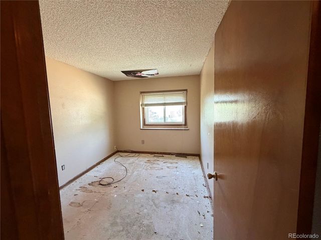 1674 Saulsbury Court, Loveland, CO 80538