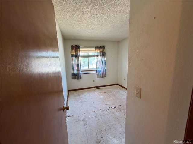 1674 Saulsbury Court, Loveland, CO 80538