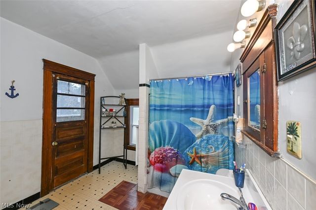 4049 Marvin Avenue, Cleveland, OH 44109