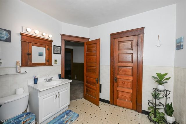 4049 Marvin Avenue, Cleveland, OH 44109