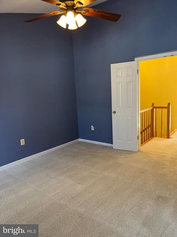 14636 STREAM POND DR, Centreville, VA 20120