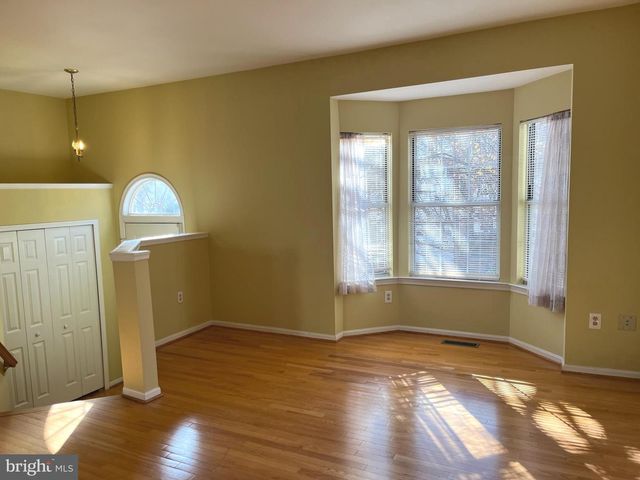 14636 STREAM POND DR, Centreville, VA 20120