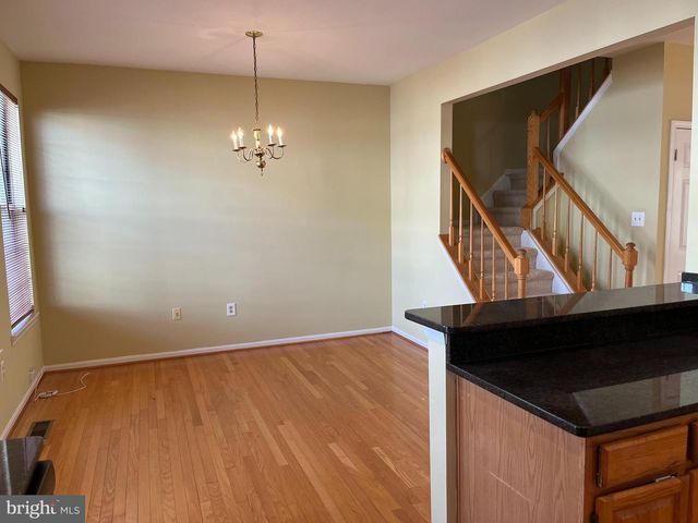 14636 STREAM POND DR, Centreville, VA 20120