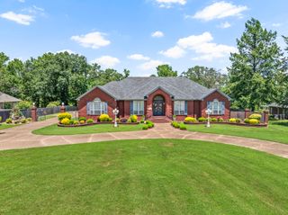 903 Deer Trail Ln, Mt Pleasant, TX 75455