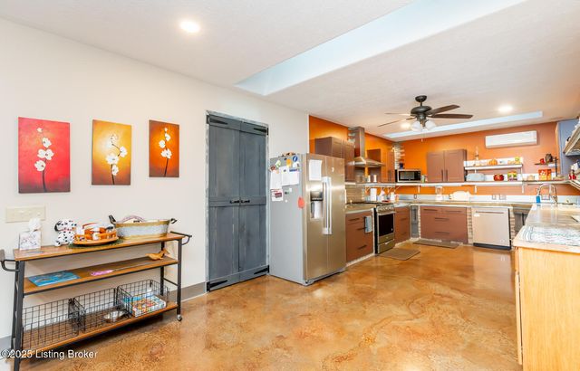 971 Constantine Rd, Cecilia, KY 42724