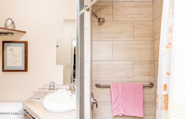 971 Constantine Rd, Cecilia, KY 42724