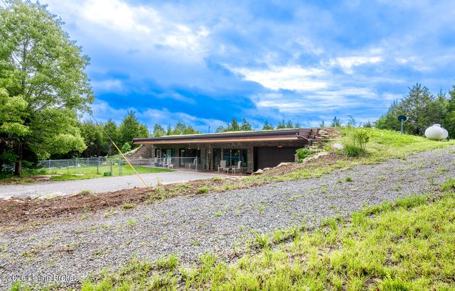 971 Constantine Rd, Cecilia, KY 42724