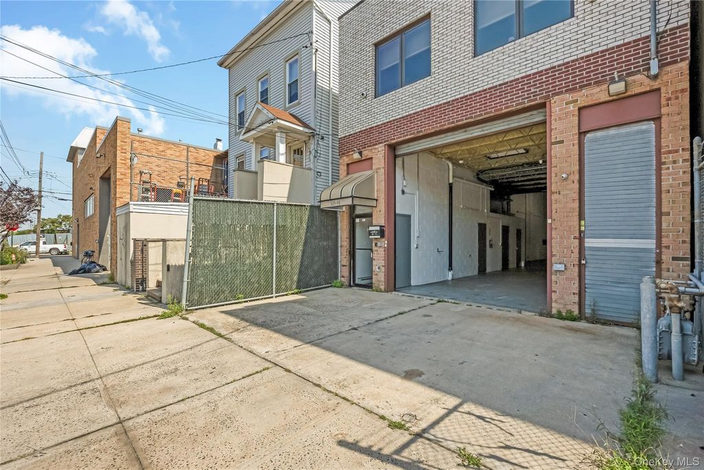57-11 58th Street, Maspeth, NY 11378 — photo 5
