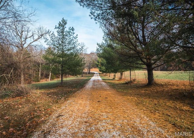 16470 Maries Road 521, Vichy, MO 65580