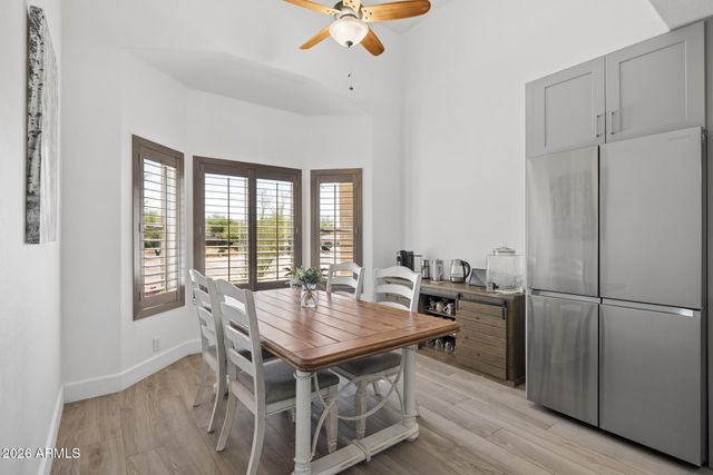 907 N MOUNTAIN Road, Mesa, AZ 85207