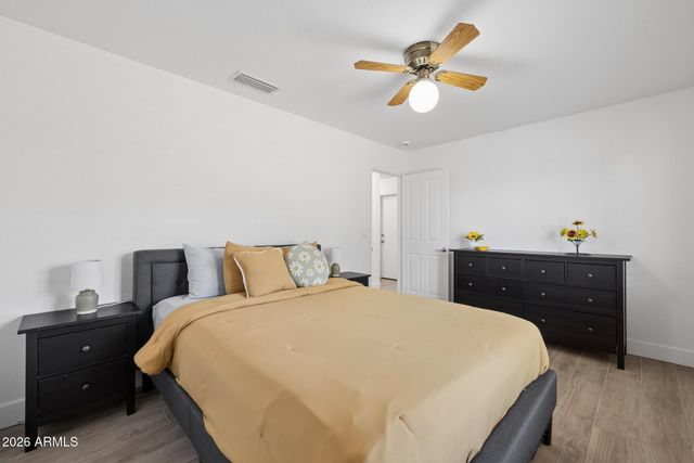 907 N MOUNTAIN Road, Mesa, AZ 85207