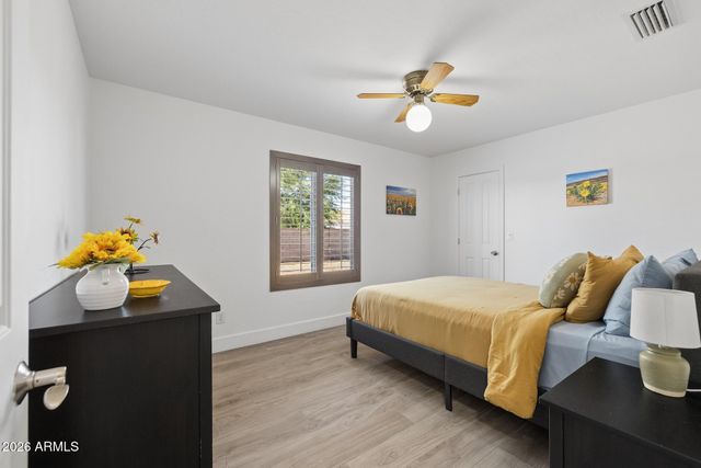 907 N MOUNTAIN Road, Mesa, AZ 85207