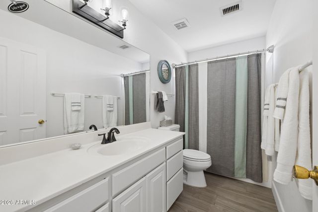 907 N MOUNTAIN Road, Mesa, AZ 85207