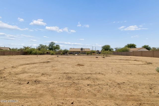 907 N MOUNTAIN Road, Mesa, AZ 85207