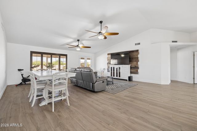 907 N MOUNTAIN Road, Mesa, AZ 85207