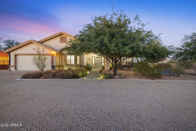 907 N MOUNTAIN Road, Mesa, AZ 85207