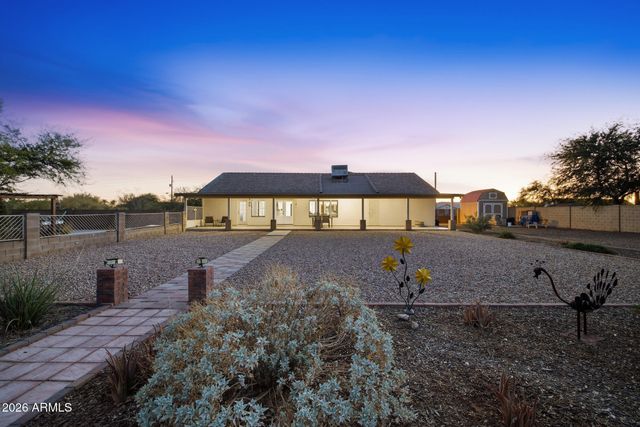 907 N MOUNTAIN Road, Mesa, AZ 85207