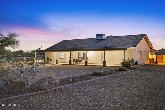 907 N MOUNTAIN Road, Mesa, AZ 85207