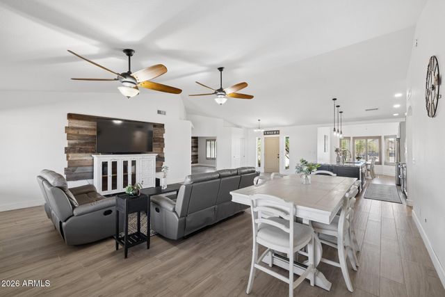 907 N MOUNTAIN Road, Mesa, AZ 85207