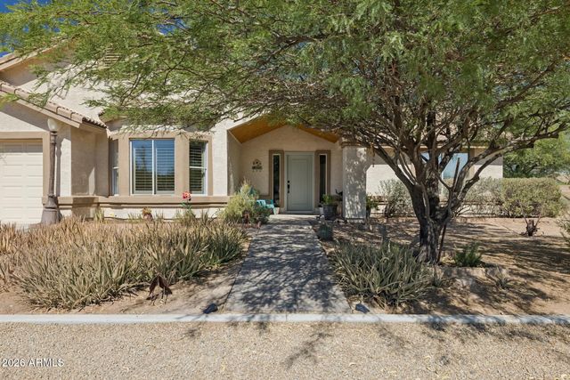 907 N MOUNTAIN Road, Mesa, AZ 85207